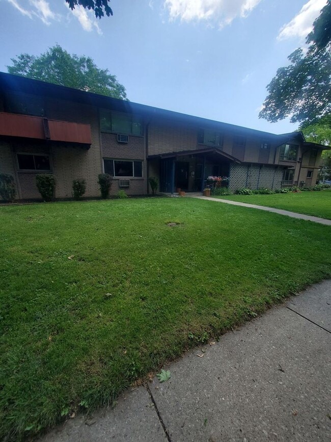 Photo - 4454 S 14th St Apartment Unit 1