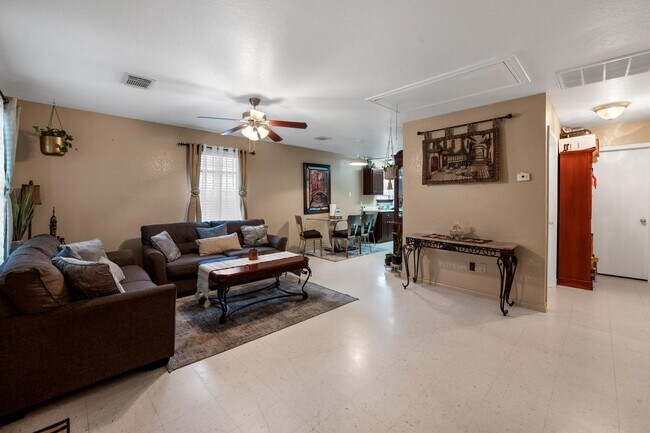 Building Photo - 11411 Roandale Dr