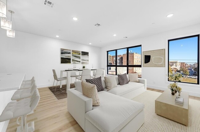 Building Photo - 135 44th St Unit 1