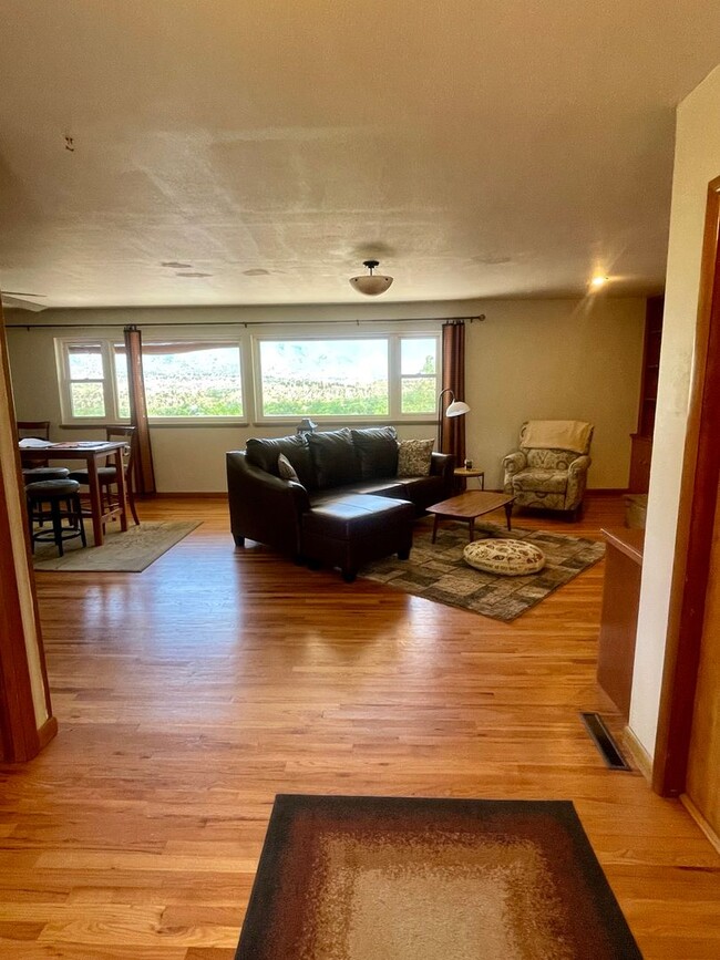 Photo - Furnished 3 bedroom/2bath close to Garden of the Gods