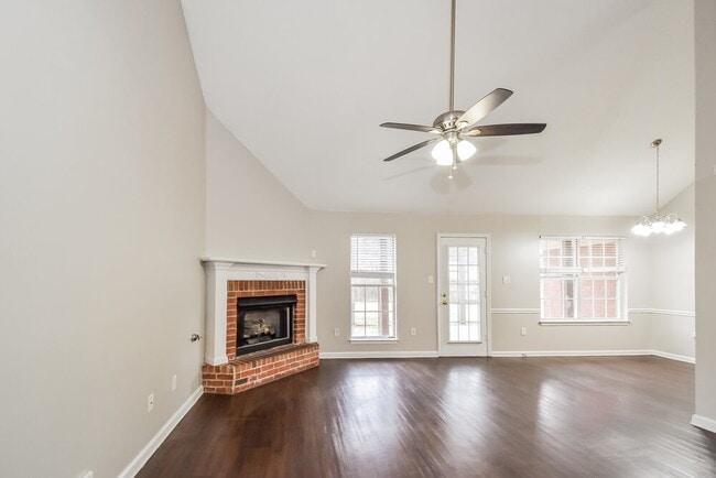 Photo - 1865 Winners Cir N