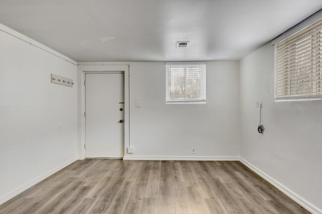 Photo - 1890 S Garfield St Unidad 1890