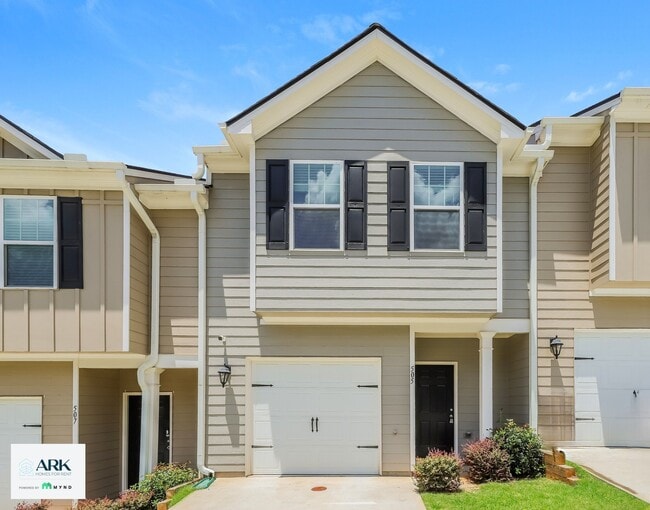 Building Photo - 207 Highwood Ln