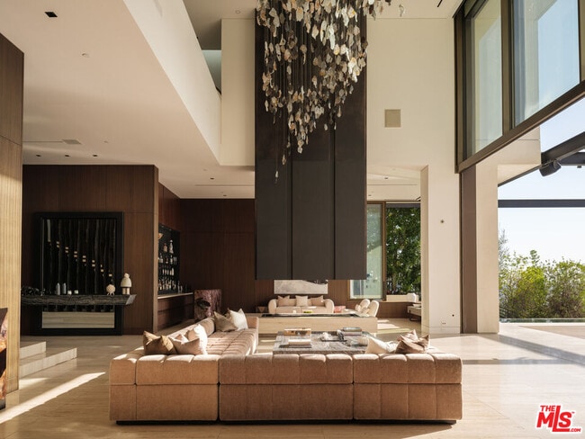 Photo - 1305 Collingwood Pl
