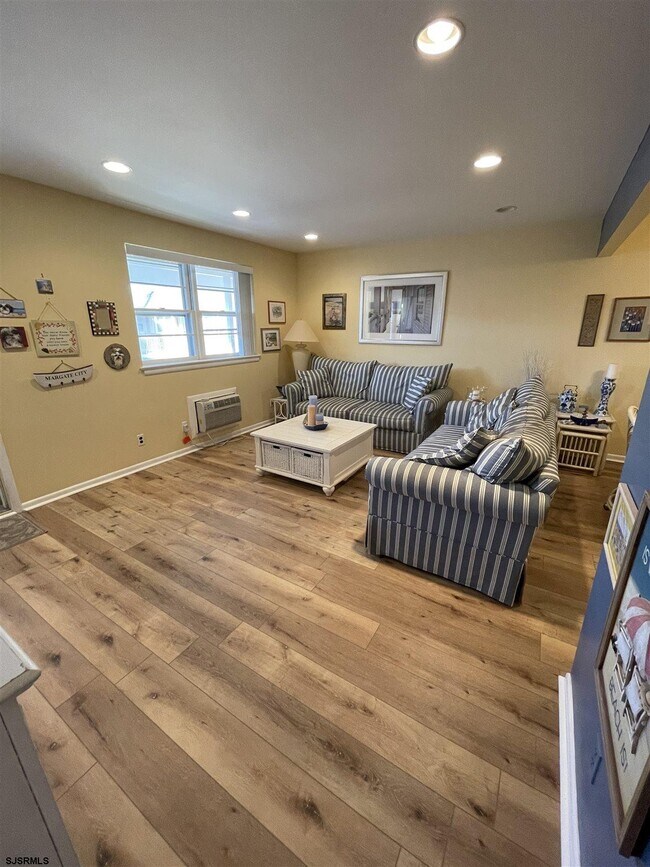 Photo - 21 S Monroe Ave Unit B11