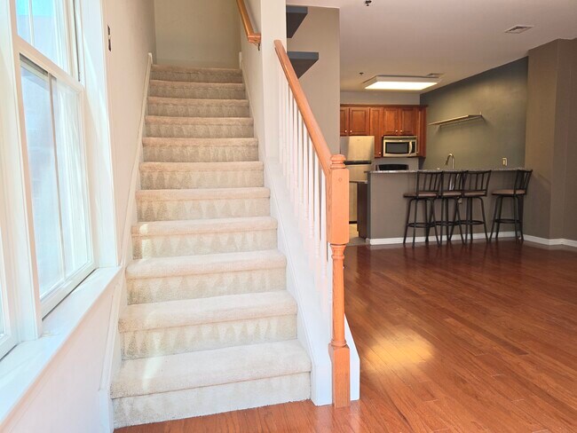 Photo - 133 N Bread St