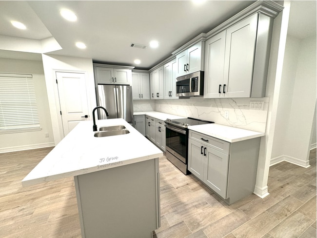 Photo - 540 S 28th St