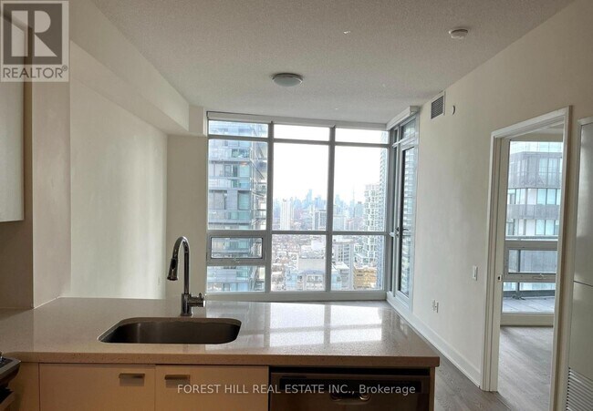 Photo - 30 Roehampton Ave Unit 2410