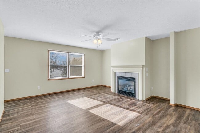 Photo - Spacious 3-Bed, 3.5-Bath Townhome with Attached Garage Overlooking Clearwater Park