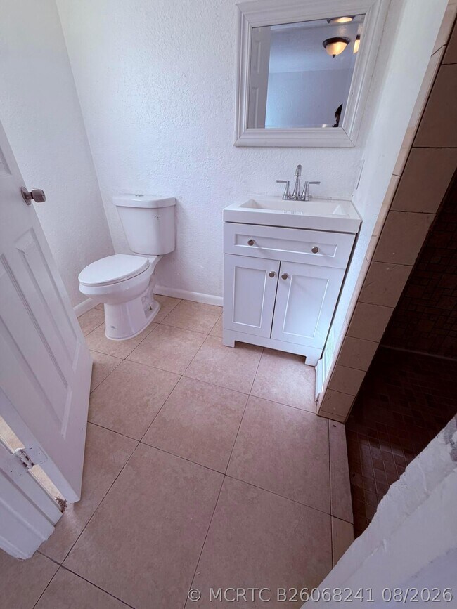 Photo - 926 S F St