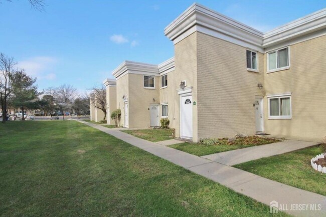 Building Photo - 13 Lake Ave Unit 6B Rental