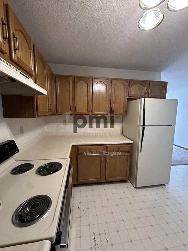 Photo - 1950 Douglas St Unit 6