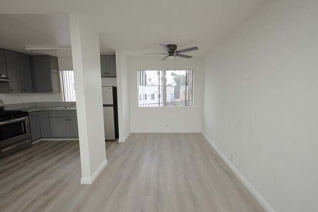 1406 N Serrano Ave Unit 206