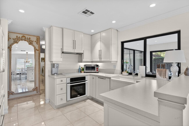 Photo - 11340 Briarwood Pl