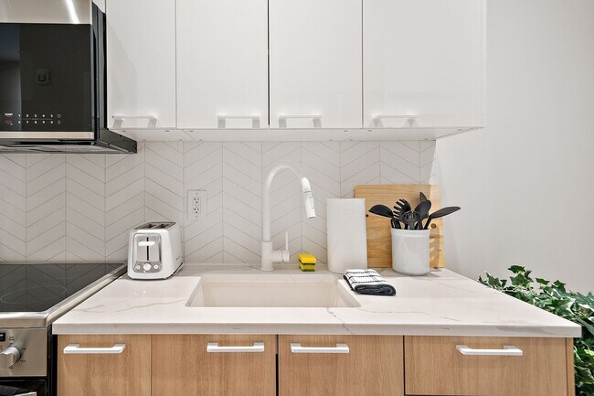 Photo - 3722 Av. Laval Unit 2