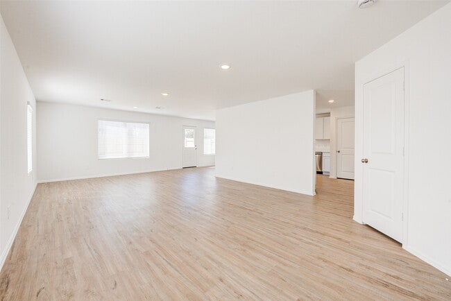 Building Photo - 17827 Pemswood Dr