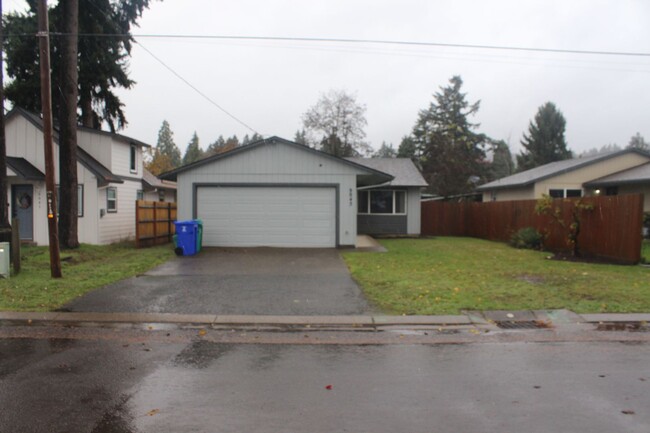 Three bed one bathroom house - Three bed one bathroom house