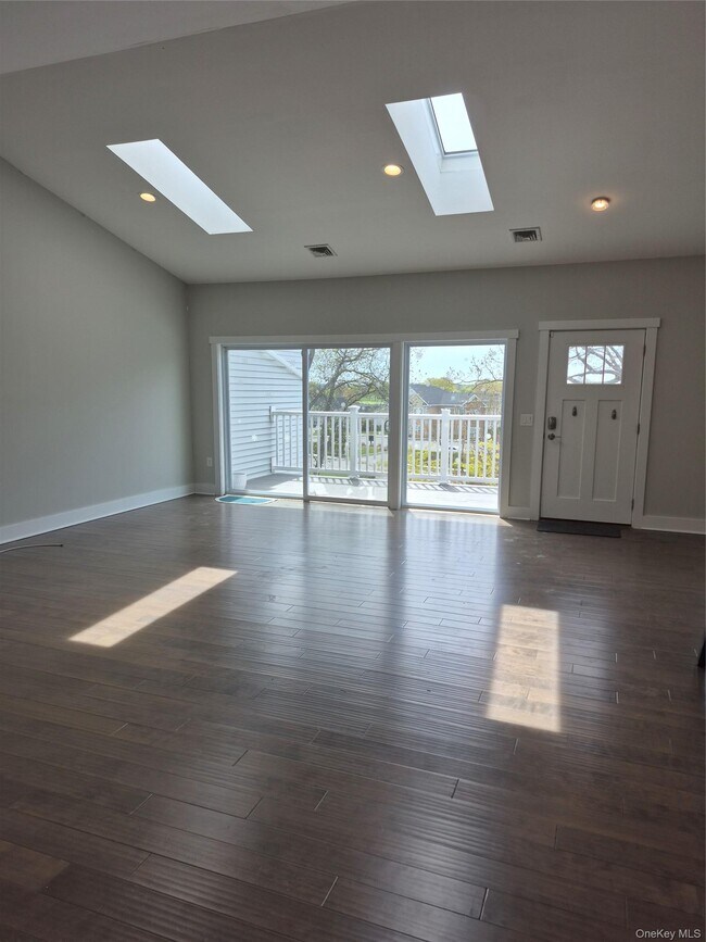 Photo - 44 Fox Hill Dr