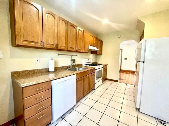 Photo - 27 South Crescent Circuit Unit A