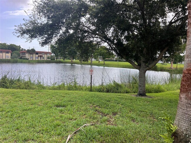 Photo - 451 NW 100th Pl Unidad 101