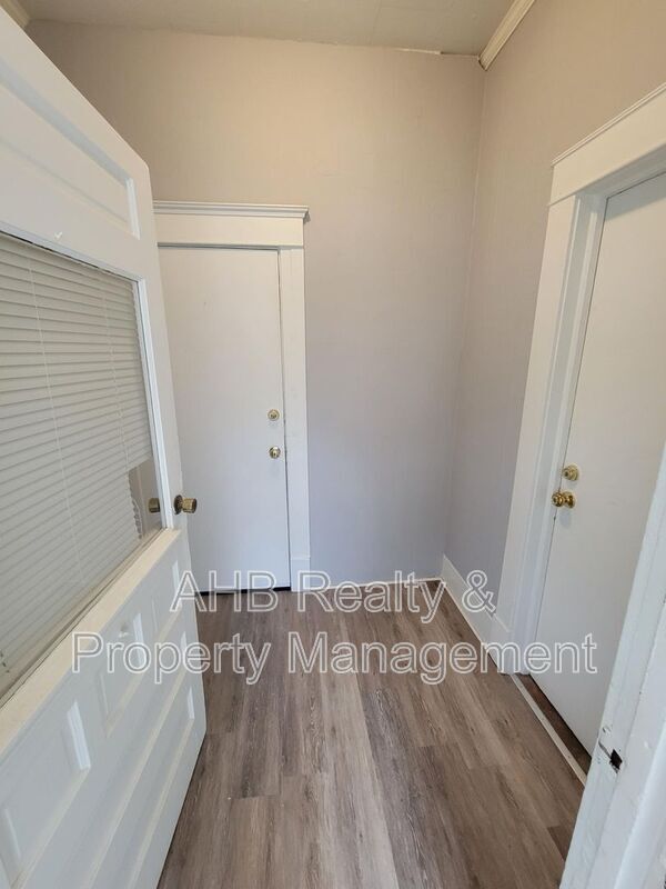 Photo - 633 Tucker St