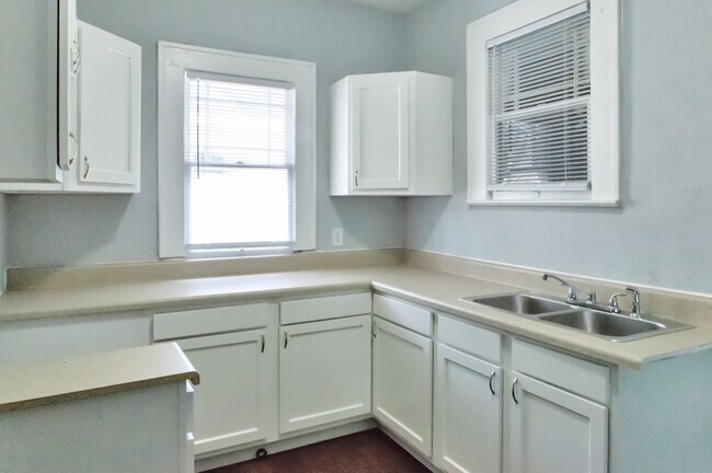 Photo - 29 W 21st St