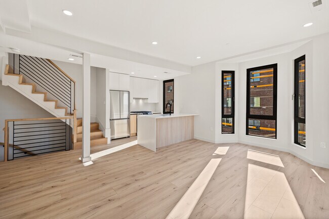 Photo - 6 National St Unit 2