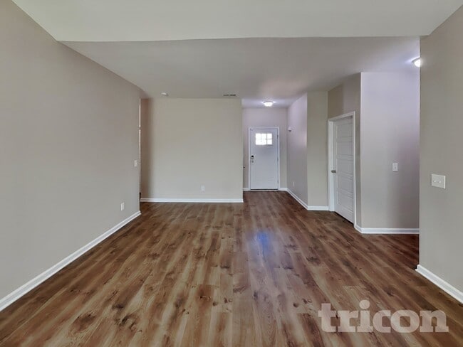 733 W Coker Way