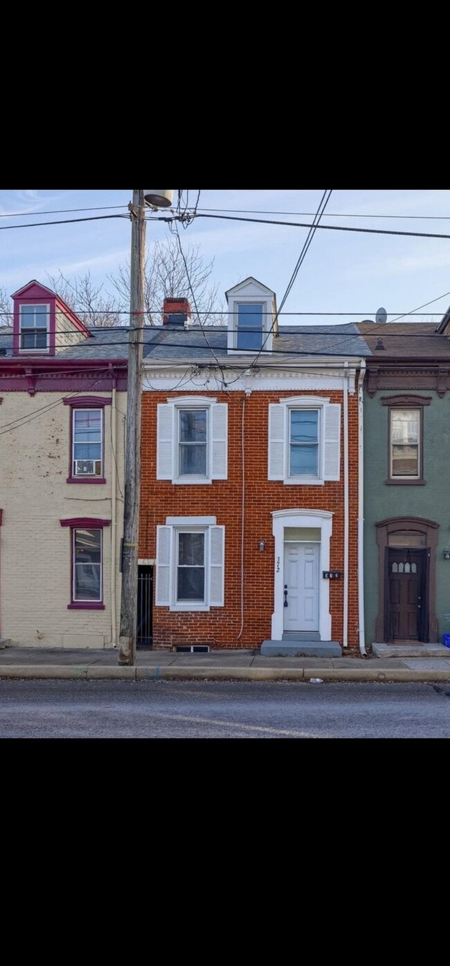 Building Photo - 372 E Philadelphia St