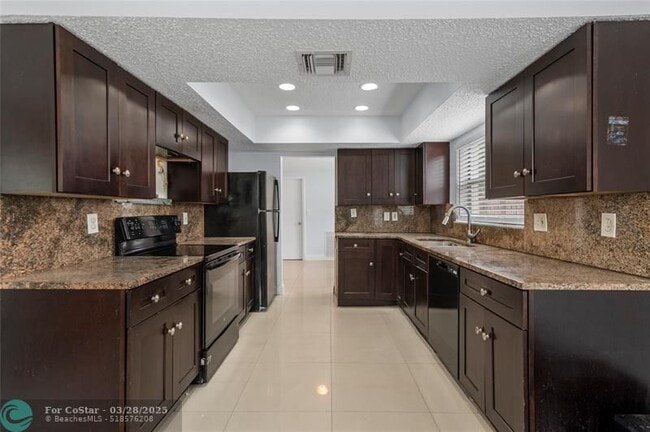 Photo - 842 SW 68th Ave