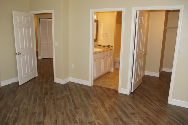 Photo - 5500 Bentgrass Dr Unit 303