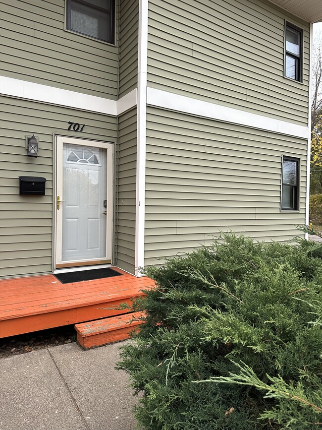 Front door - 701 Tyler St NE Townhome