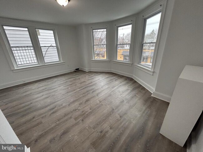 Photo - 1067 S Clinton Ave Unidad 2ND FLOOR