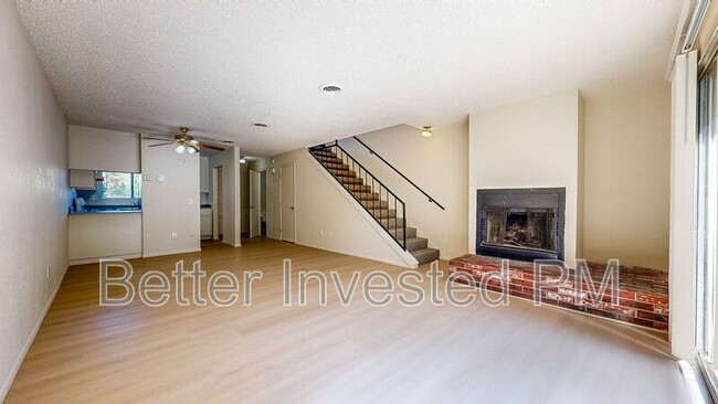 Photo - 965 Marlene St