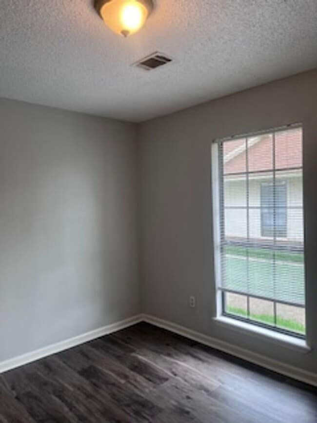 Photo - 2 Bedroom Duplex on South Z in Fort Smith