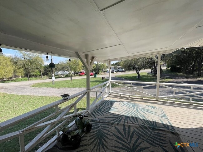 Building Photo - 685 Eastview Dr