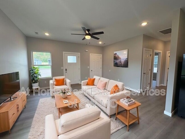 Photo - 4930 W Minota St