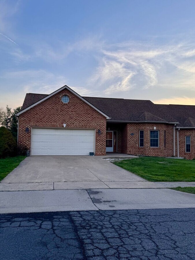 Duplex for Rent in Woodstock - Duplex for Rent in Woodstock