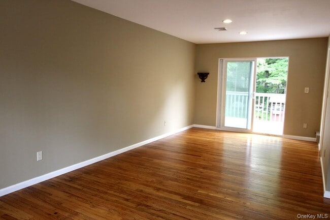 Photo - 6 Highridge Rd