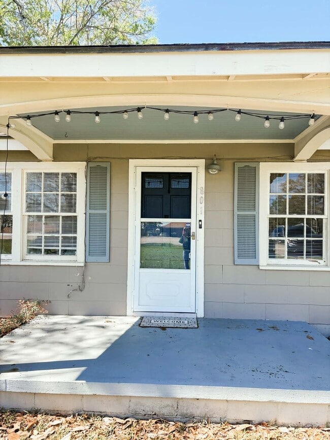 Photo - Charming 2-bedroom, 1-bath home