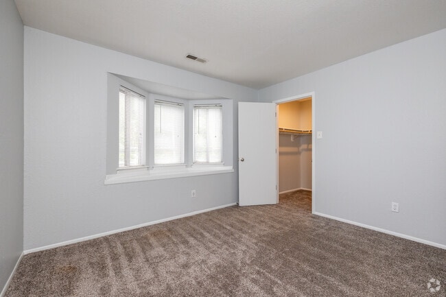 3BR, 2BA - 1250 SF - 2nd Bedroom