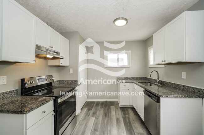 Photo - 982 E 14th Ave