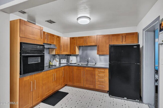 Photo - 2801 W Glenrosa Ave