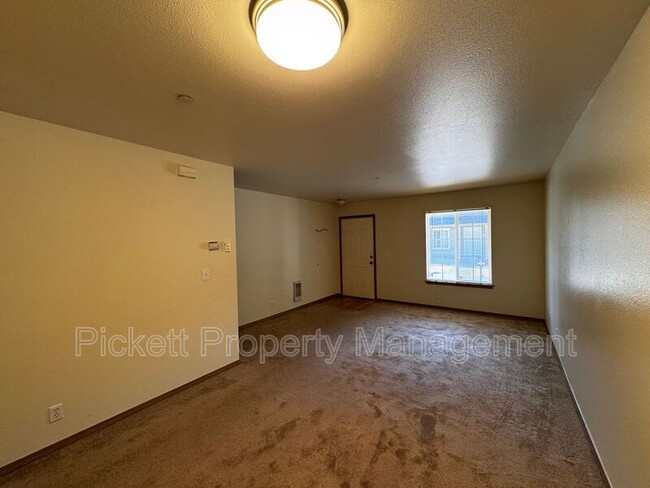 Photo - 680 Northpark Ln