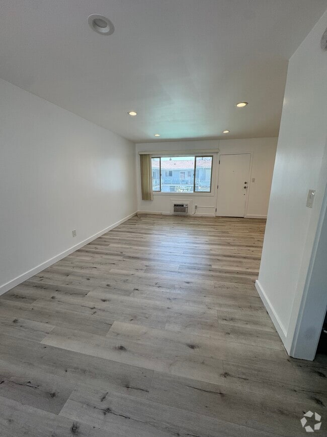 Building Photo - 7969 Norton Ave Unit 15 Rental