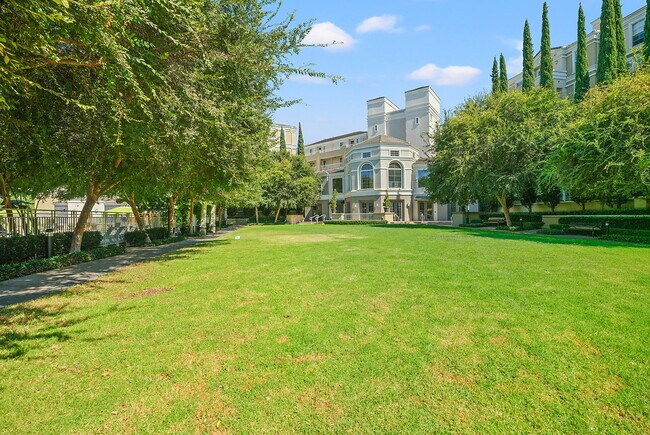 Pinnacle at MacArthur Place