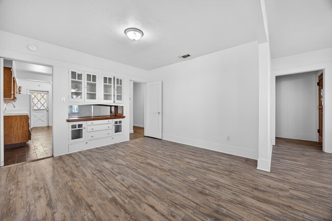 Photo - Sunlit Comfort on Kerckhoff – Your Next Happy Home!