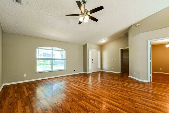 Photo - 1320 Rain Forest Ln