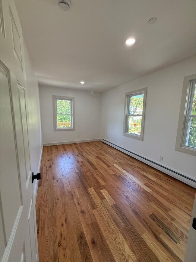 8 Sheldon St Unit 1st floor