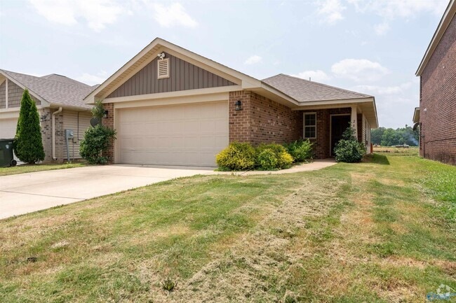 Building Photo - 200 Bermuda Lakes Dr Rental